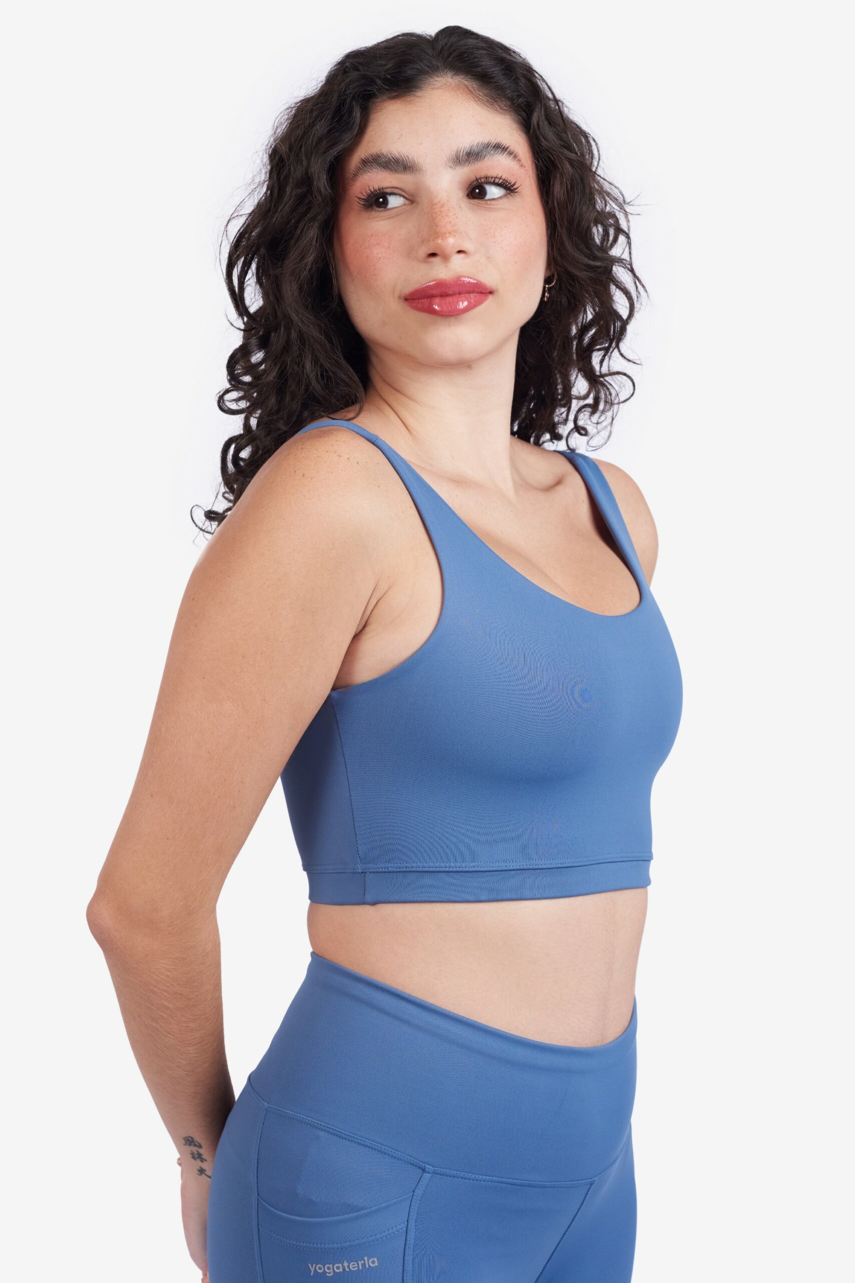 top-harmony-yogateria-azul-02-scaled