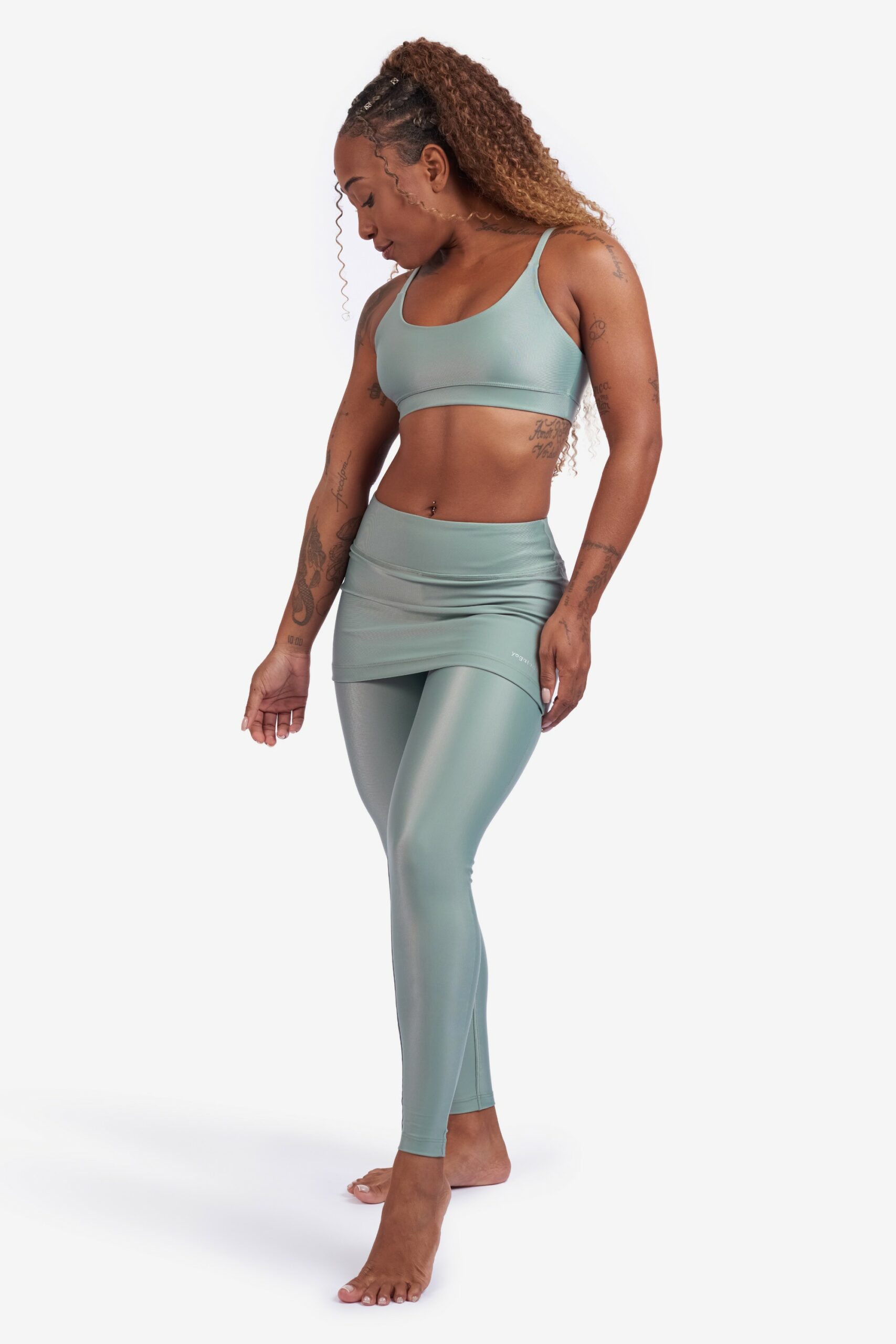 legging-saia-feminina-yogateria-eucalipto-07-scaled