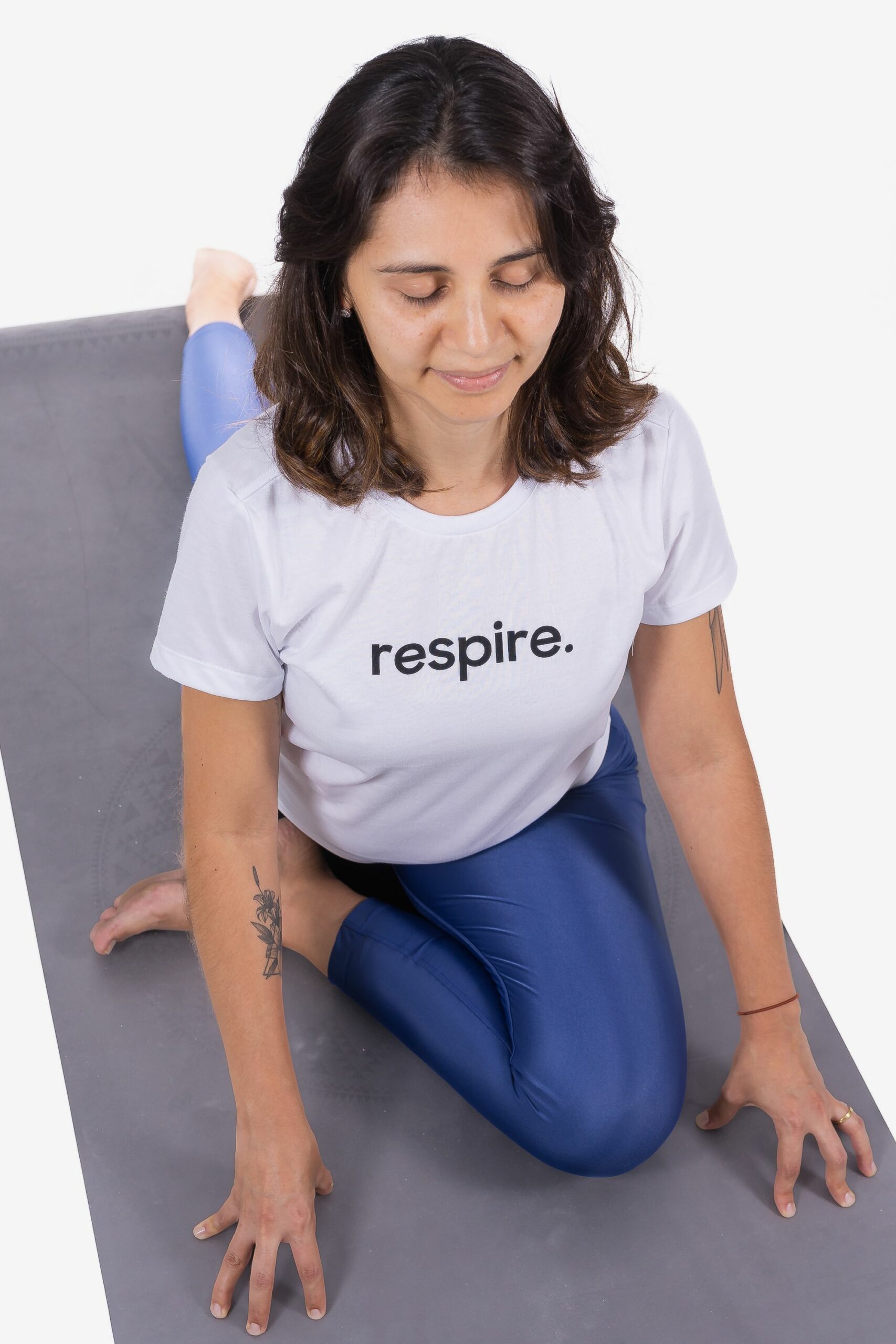 camiseta-babylook-respire-yogateria-06-scaled