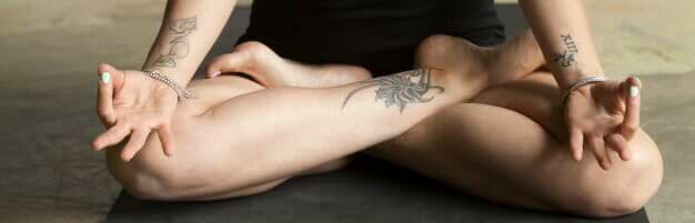 padmasana-postura- flor- lotus-yogateria