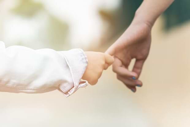 segurand-as-maos-familia