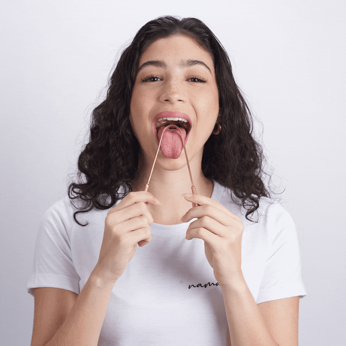 gif-raspador-lingua-cobre-yogateria