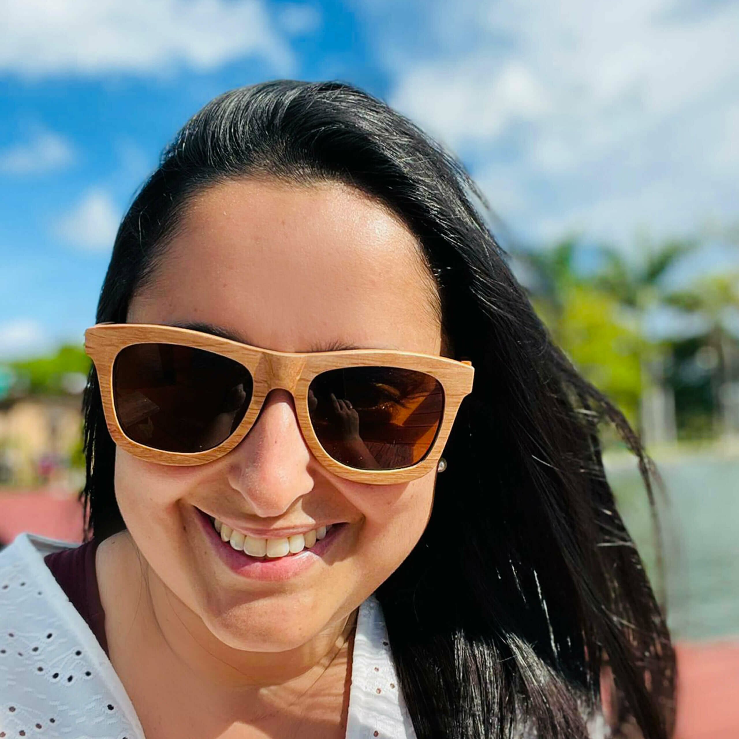 oculos-madeira-yogateria-noronha-11