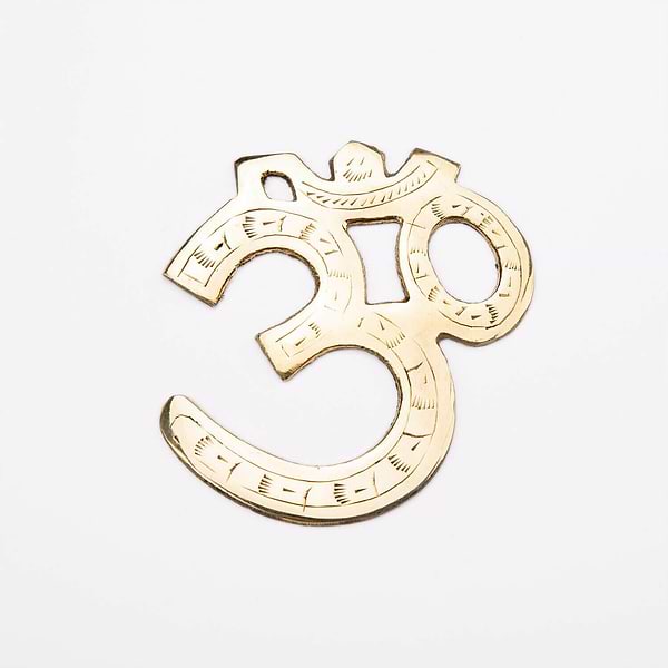 estatua-OM2-dourada-yogateria