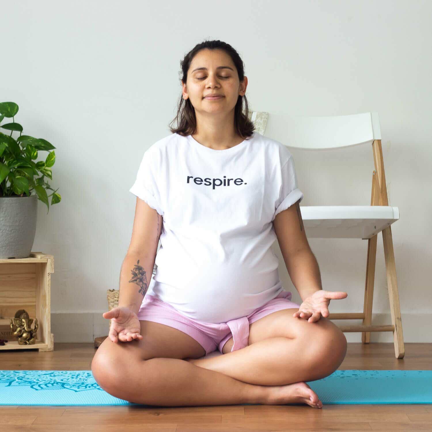 camiseta-respire-yogateria-gestante-1