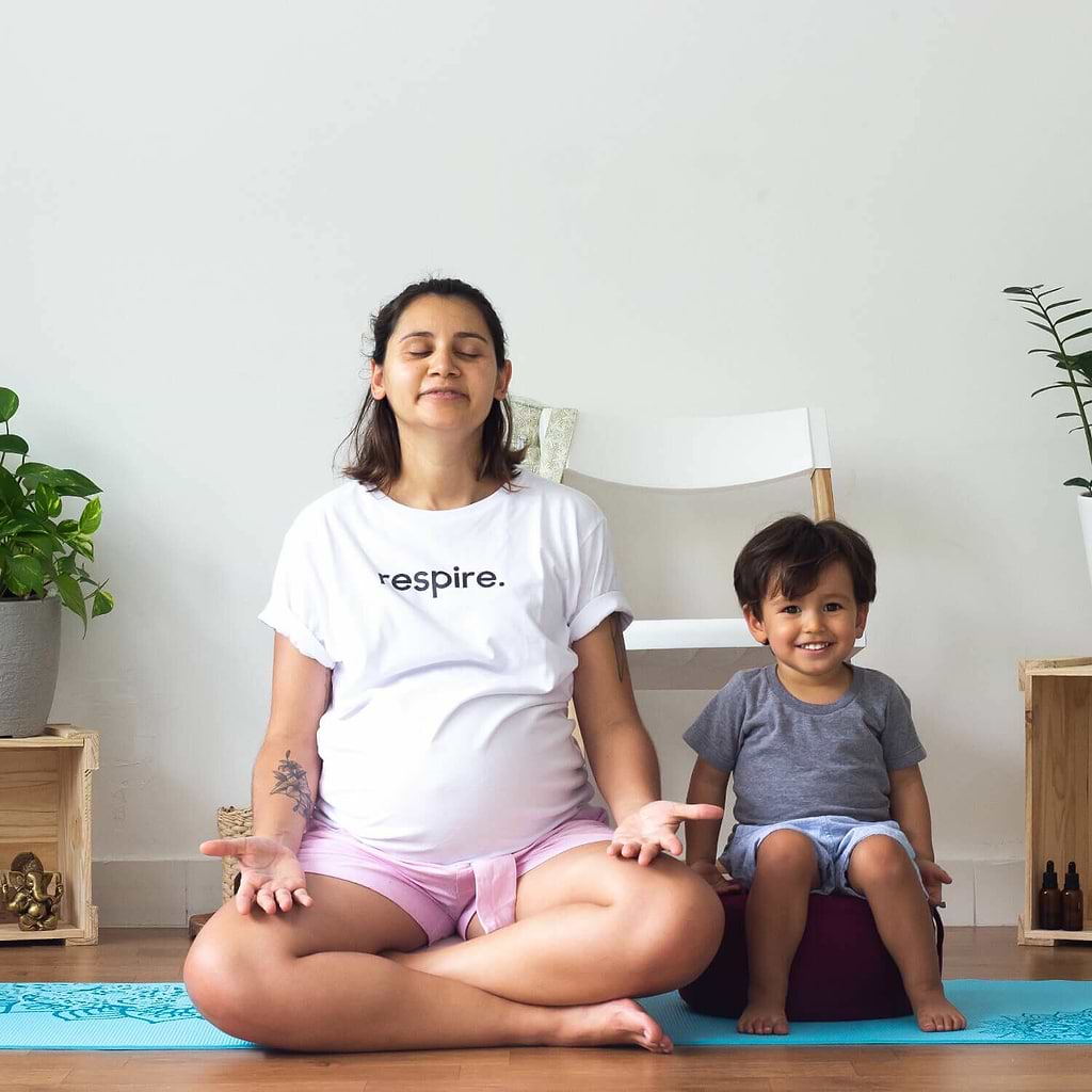 camiseta-respire-yogateria-gestante-2