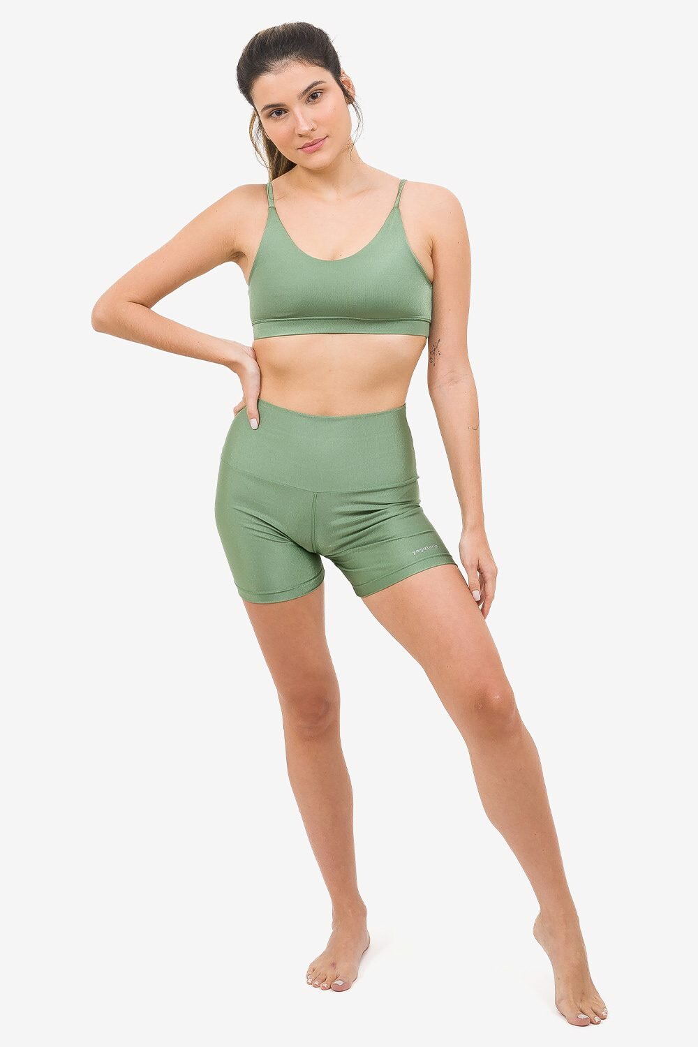 short-shine-yogateria-verde-07