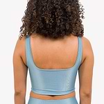 top-cropped-space-soft-shine-yogateria-azulclaro-05