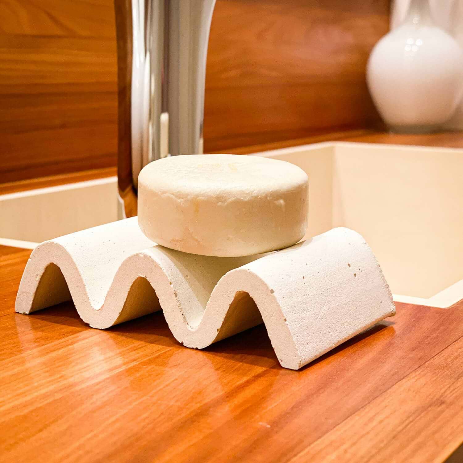 saboneteira-onda-yogateria-branca-7