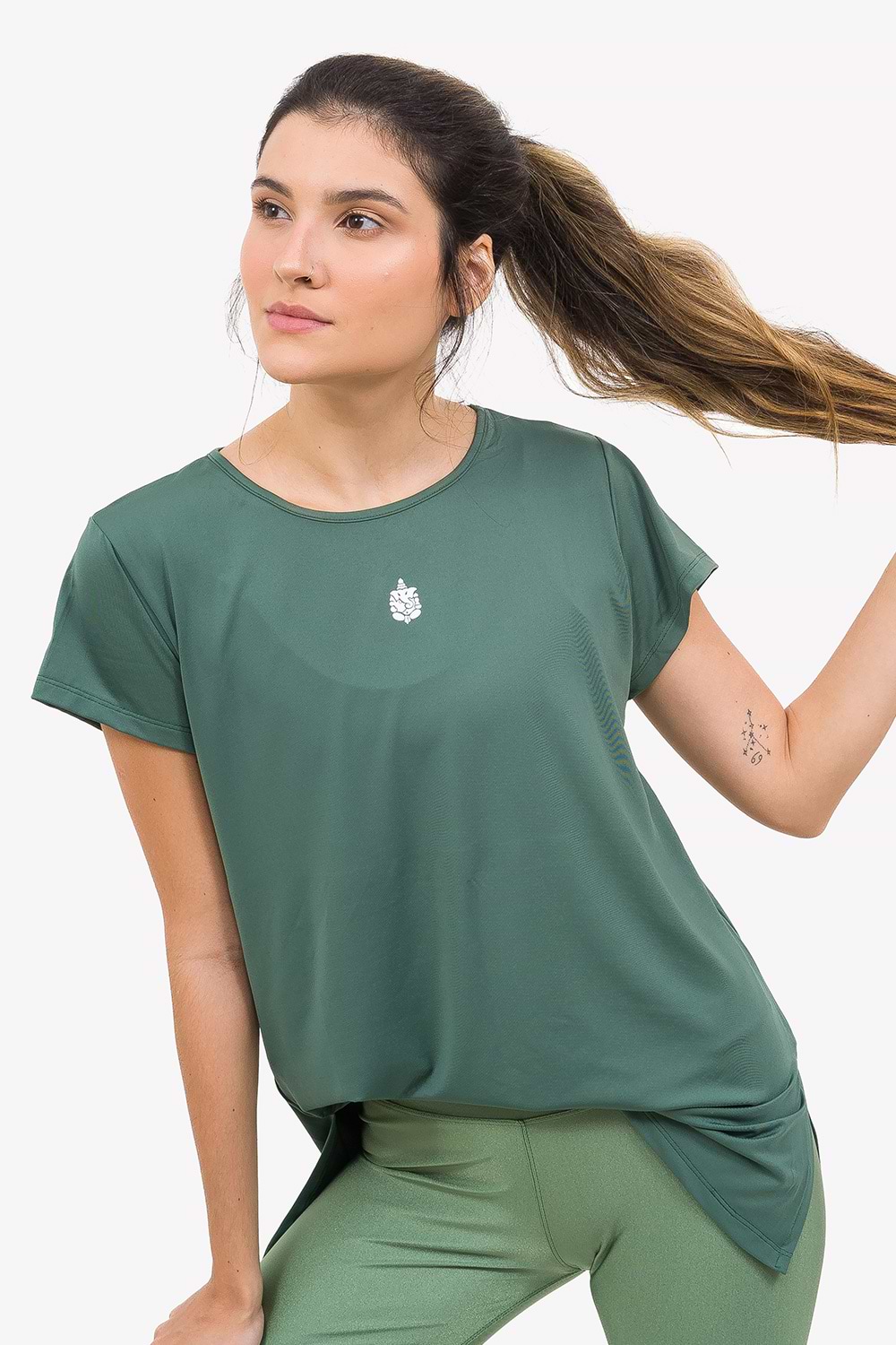 blusa-longa-yogateria-verde-ganesha-02