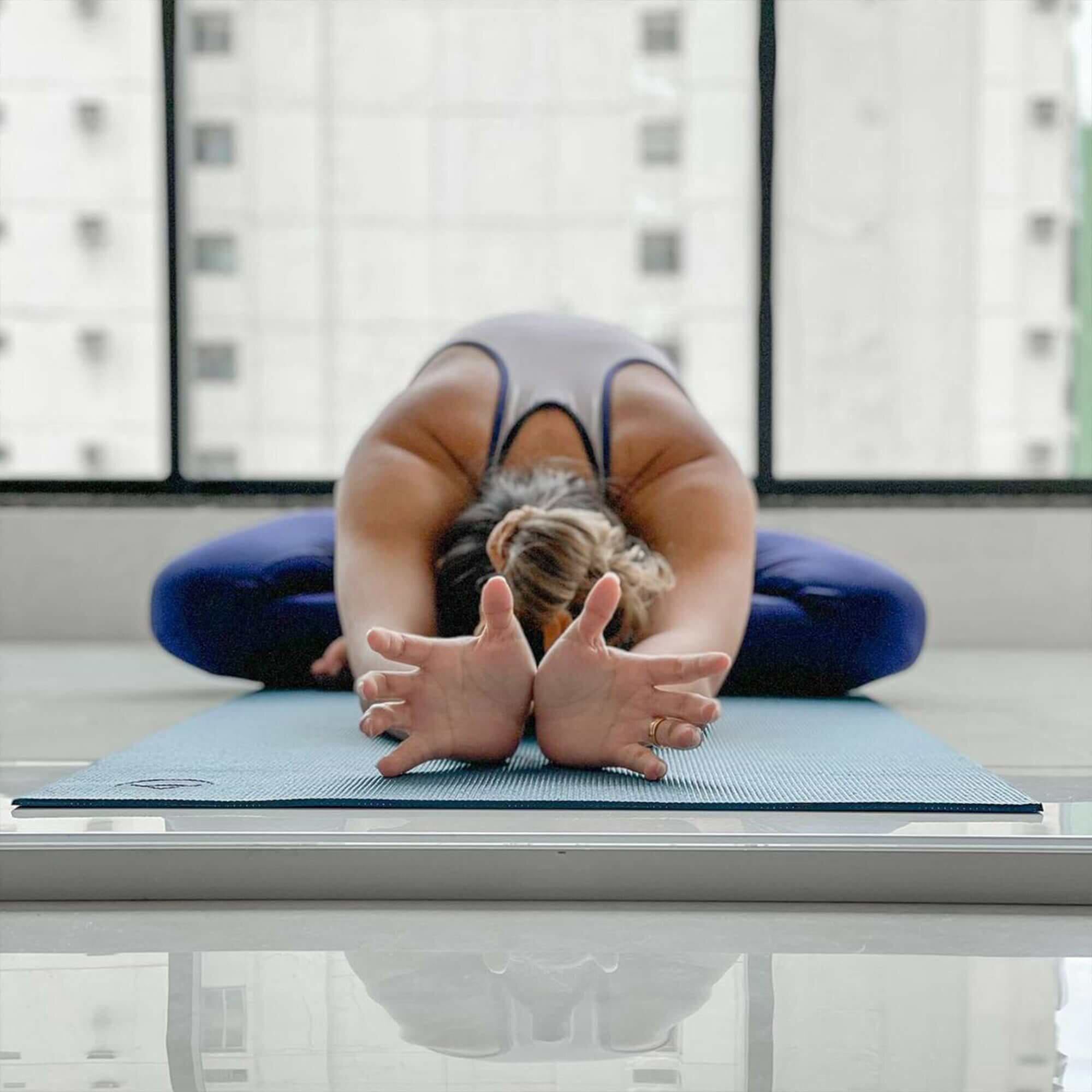 asana-tapete-yoga-yogateria-petroleo-2