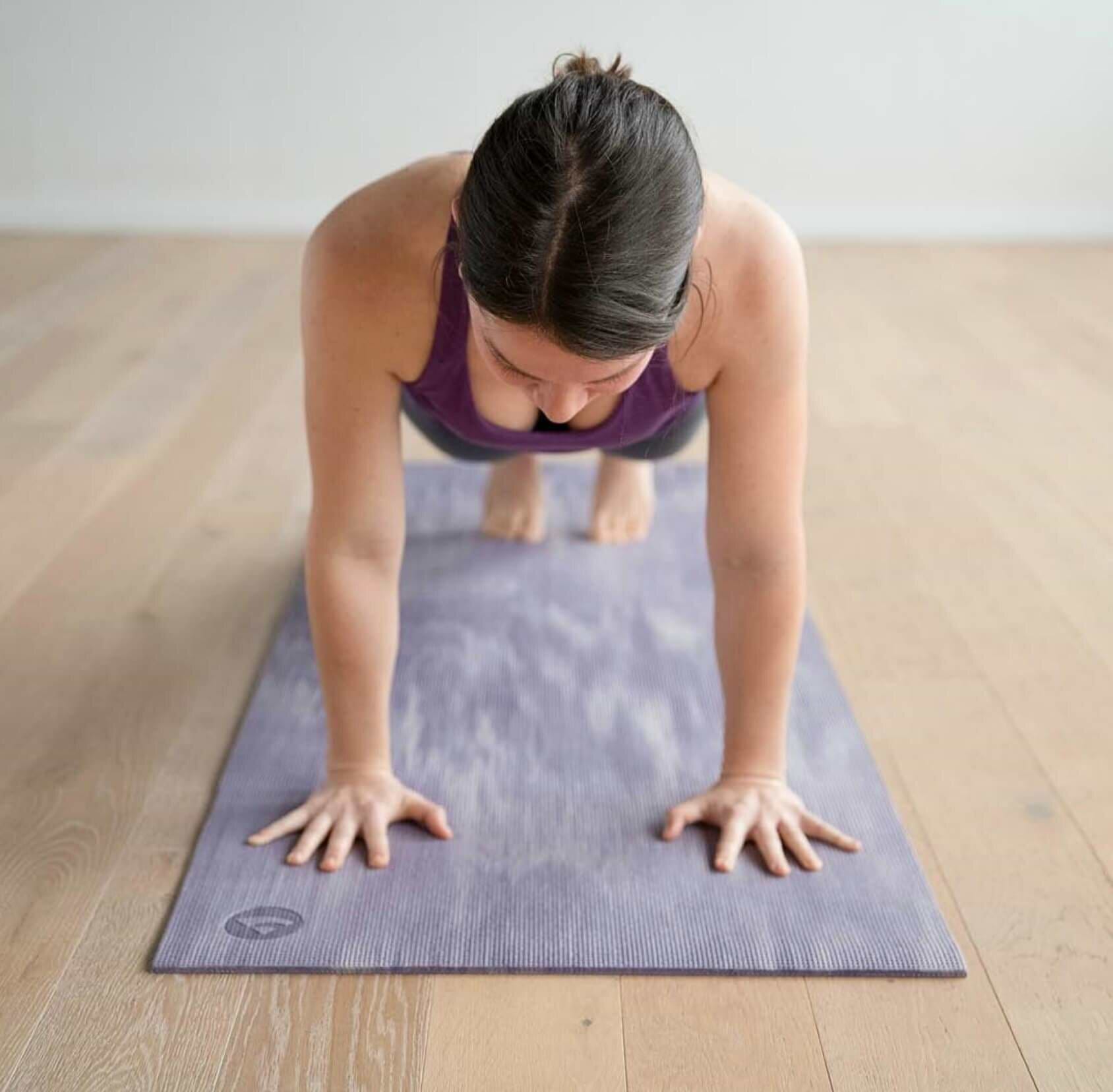 tapete-yoga-ganges-yogateria-blueberry-2