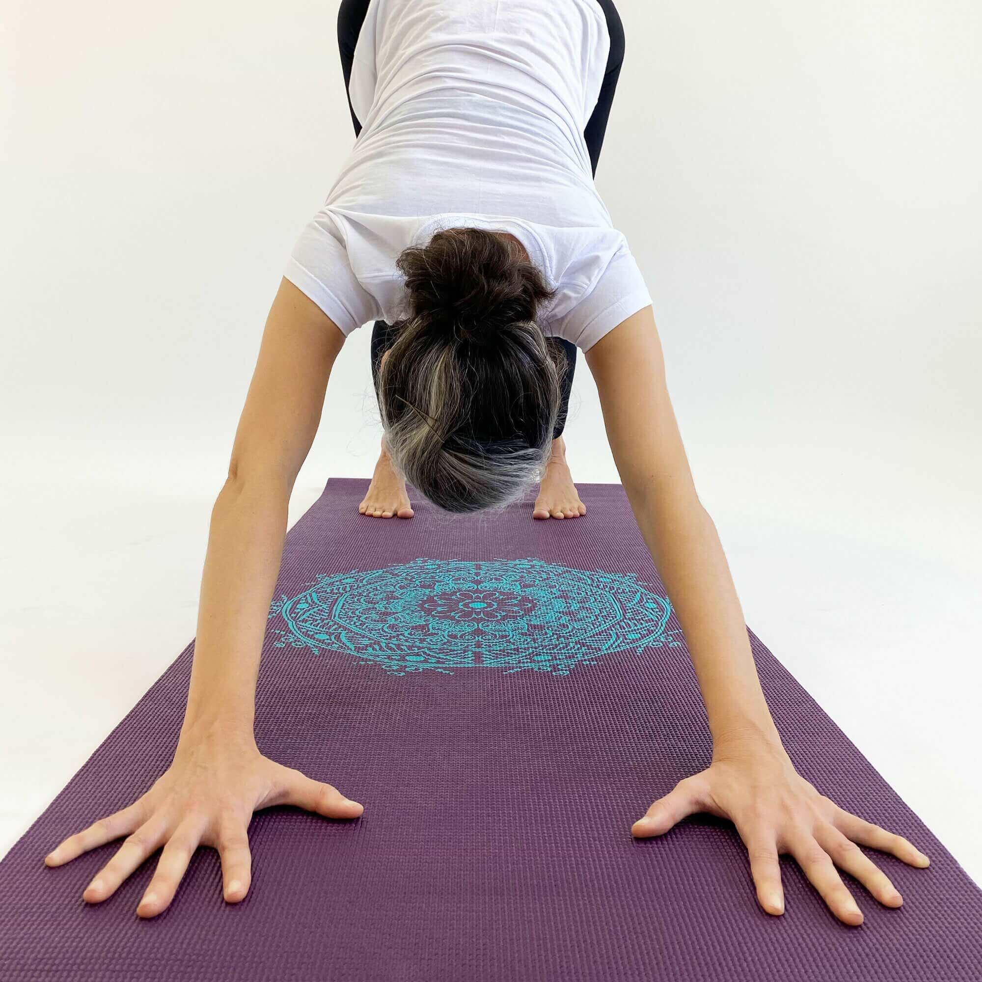 tapete-yoga-leela-mandala-yogateria-ameixa-turquesa-12