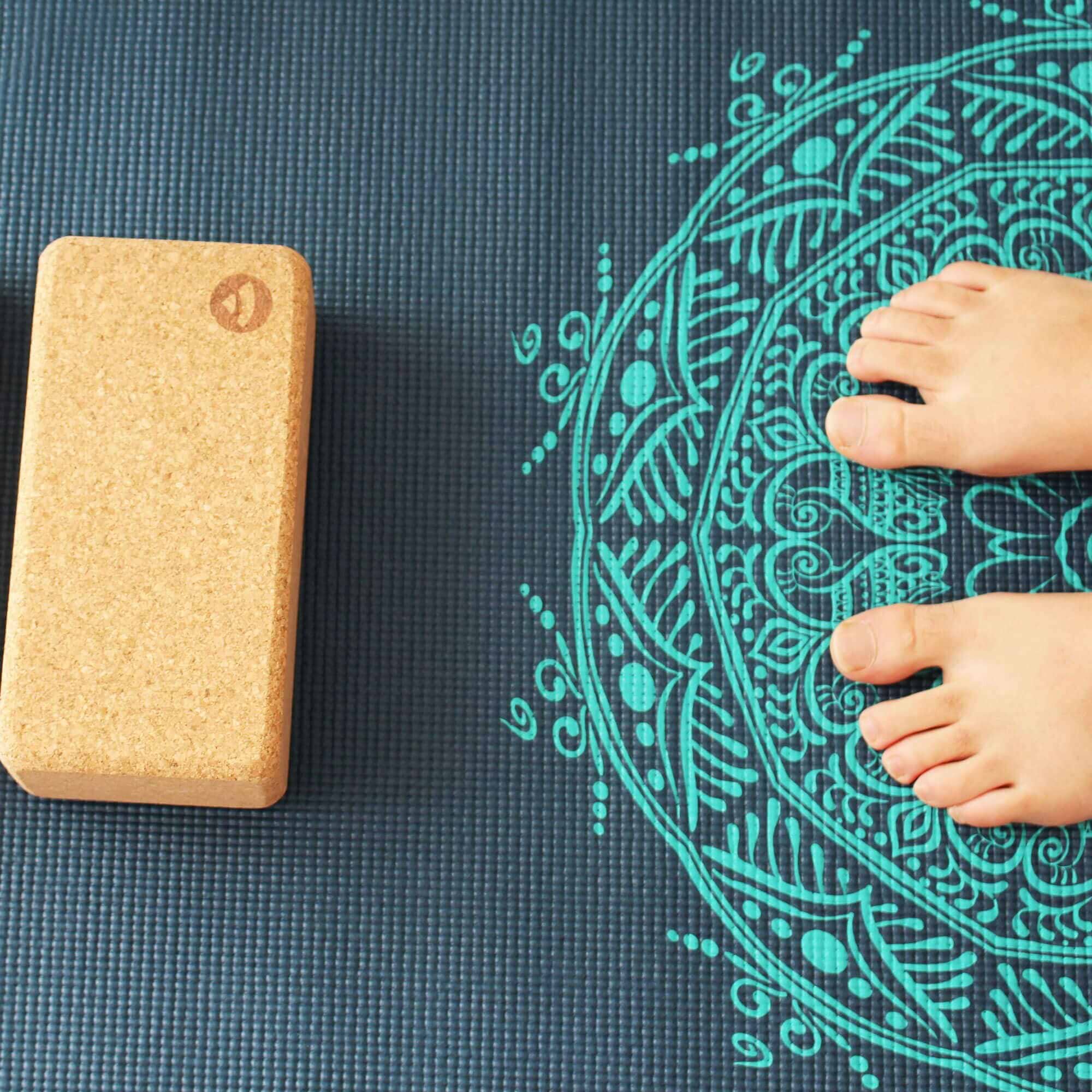 tapete-yoga-leela-mandala-yogateria-petroleo-turquesa-10