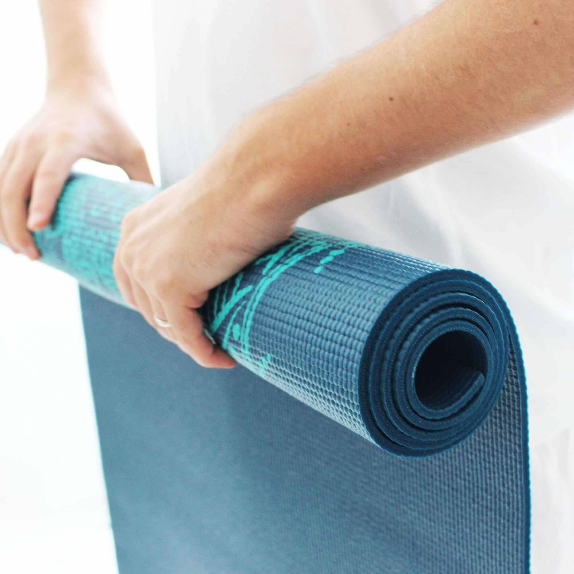 tapete-yoga-leela-mandala-yogateria-petroleo-turquesa-8