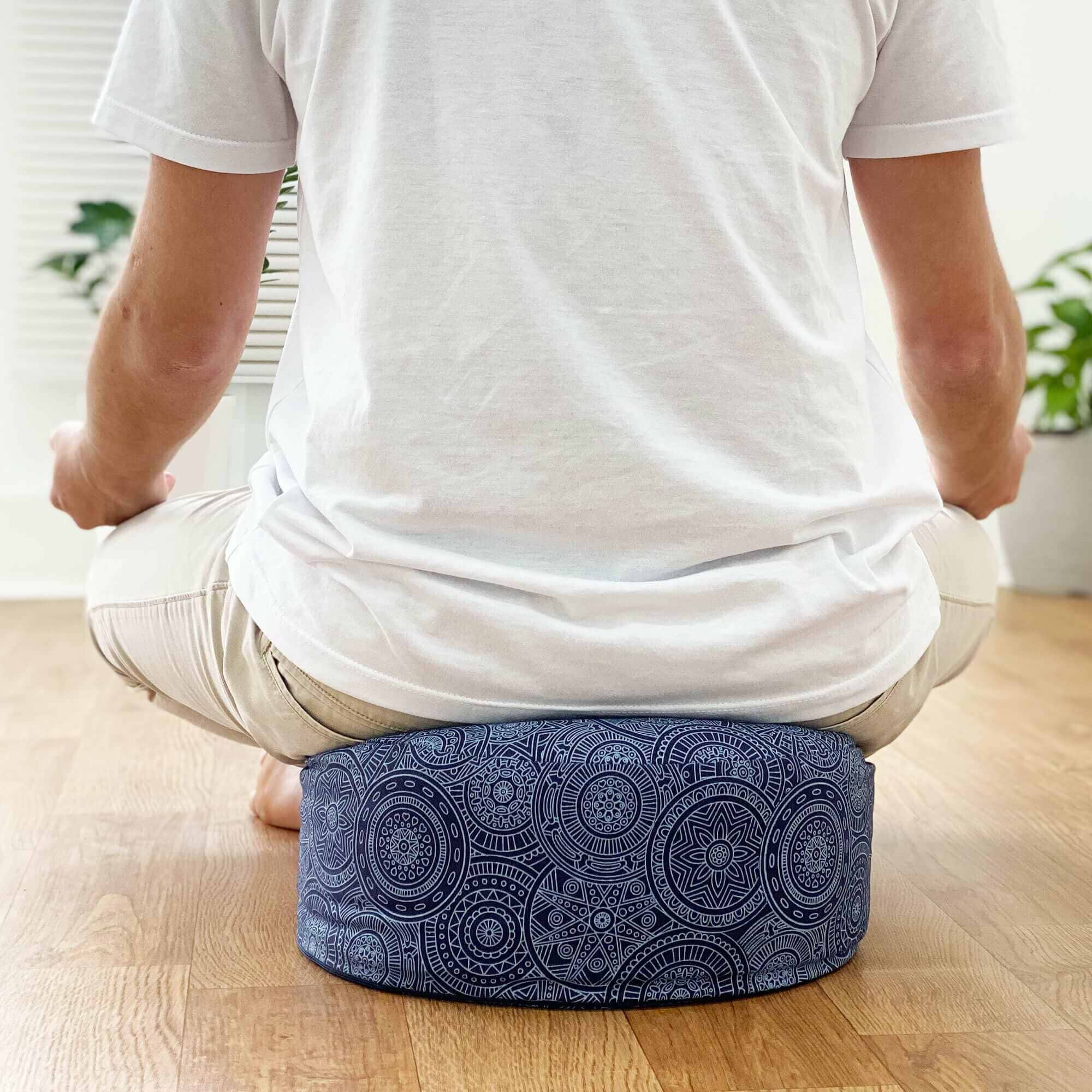 almofada-rondo-maharaja-yogateria-azul-5