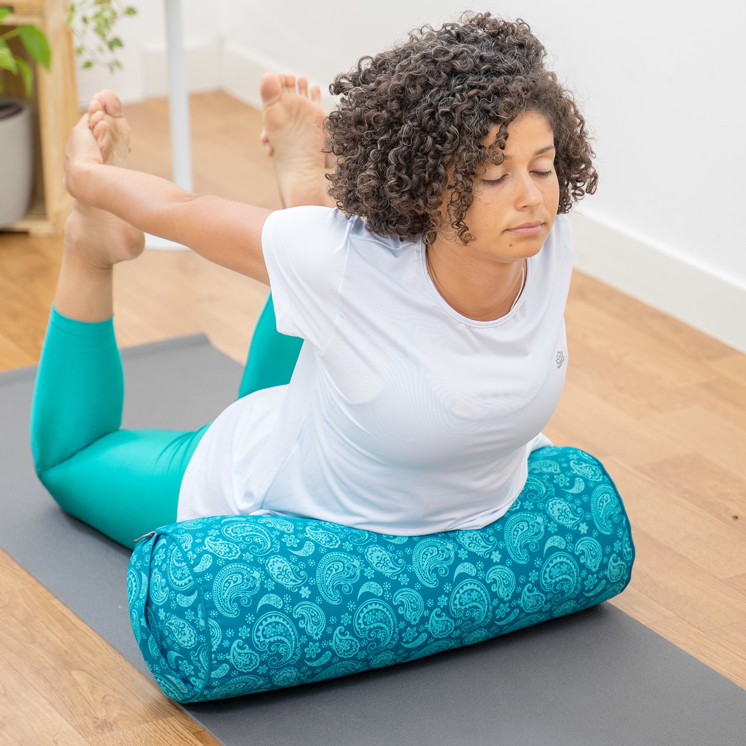 Bolster Maharaja 5 bolster-maharaja-yogateria-petroleo-2