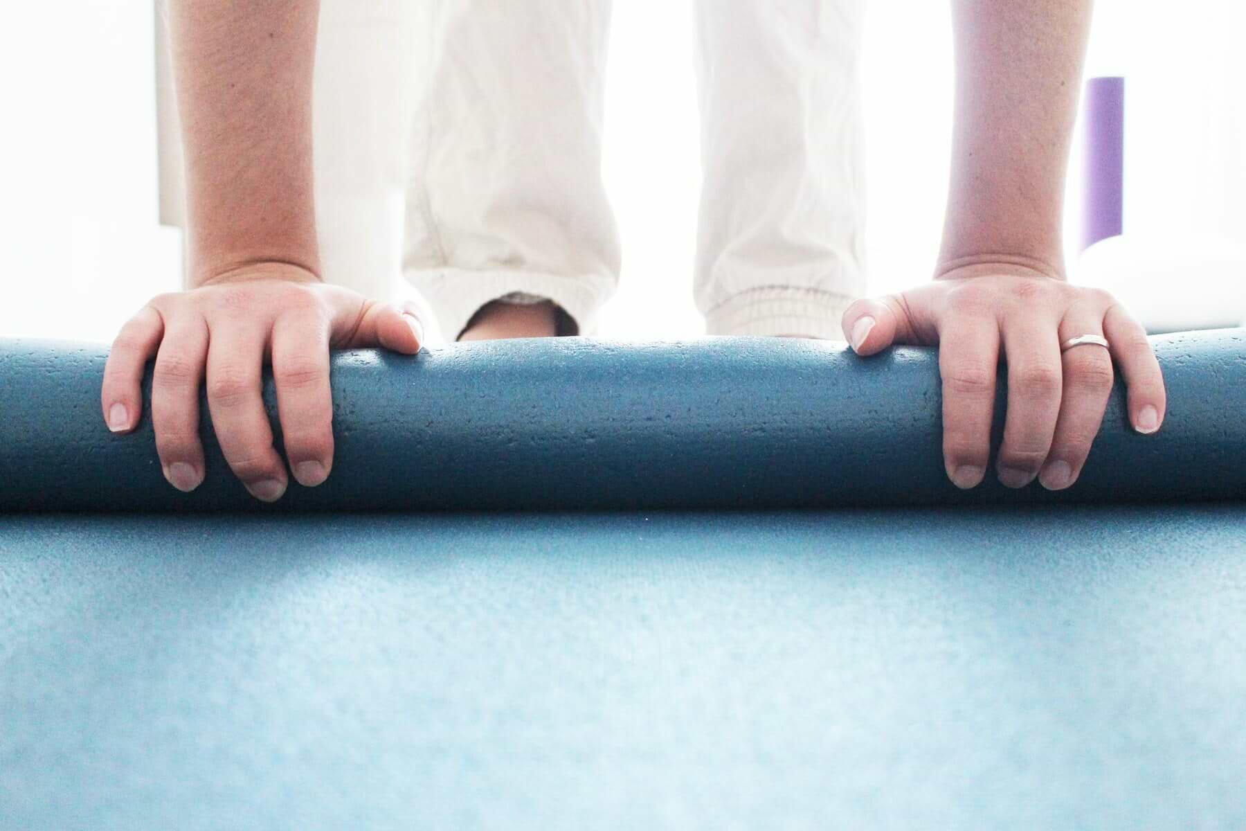 Yoga em casa: É possível praticar sozinho 4 cuidados-tapete-primera-vez