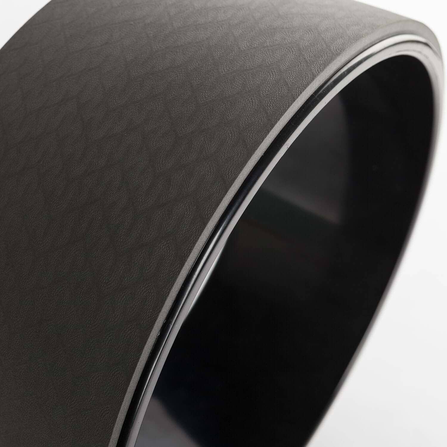 roda-de-yoga-preta-cinza-yogateria-2 roda-de-yoga-preta-cinza-yogateria-2