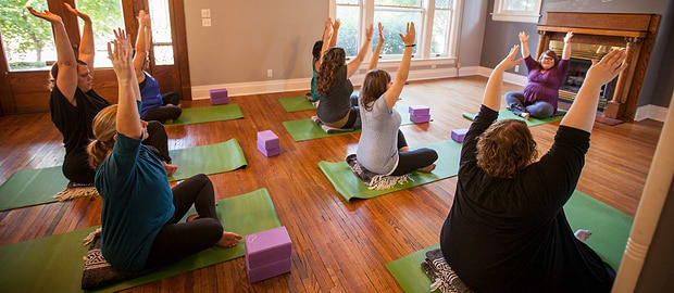 yoga-para-emagrecer-yogateria