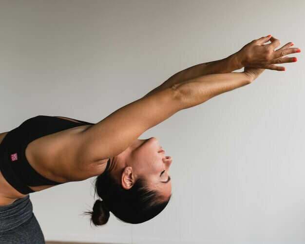 Backbend: Postura de Retroflexão no Yoga 6 backbend-postura-de-retroflexao-yogateria2