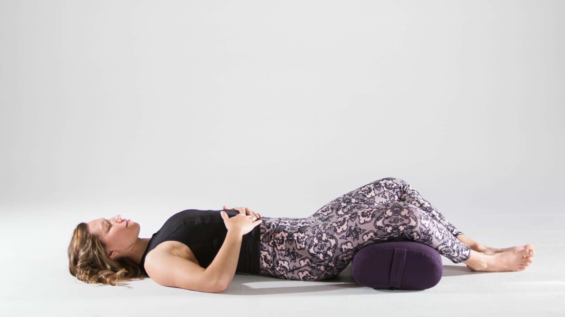 postura-borboleta-reclinada-yogateria