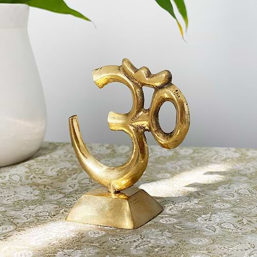 om-2 om-pedestal-yogateria
