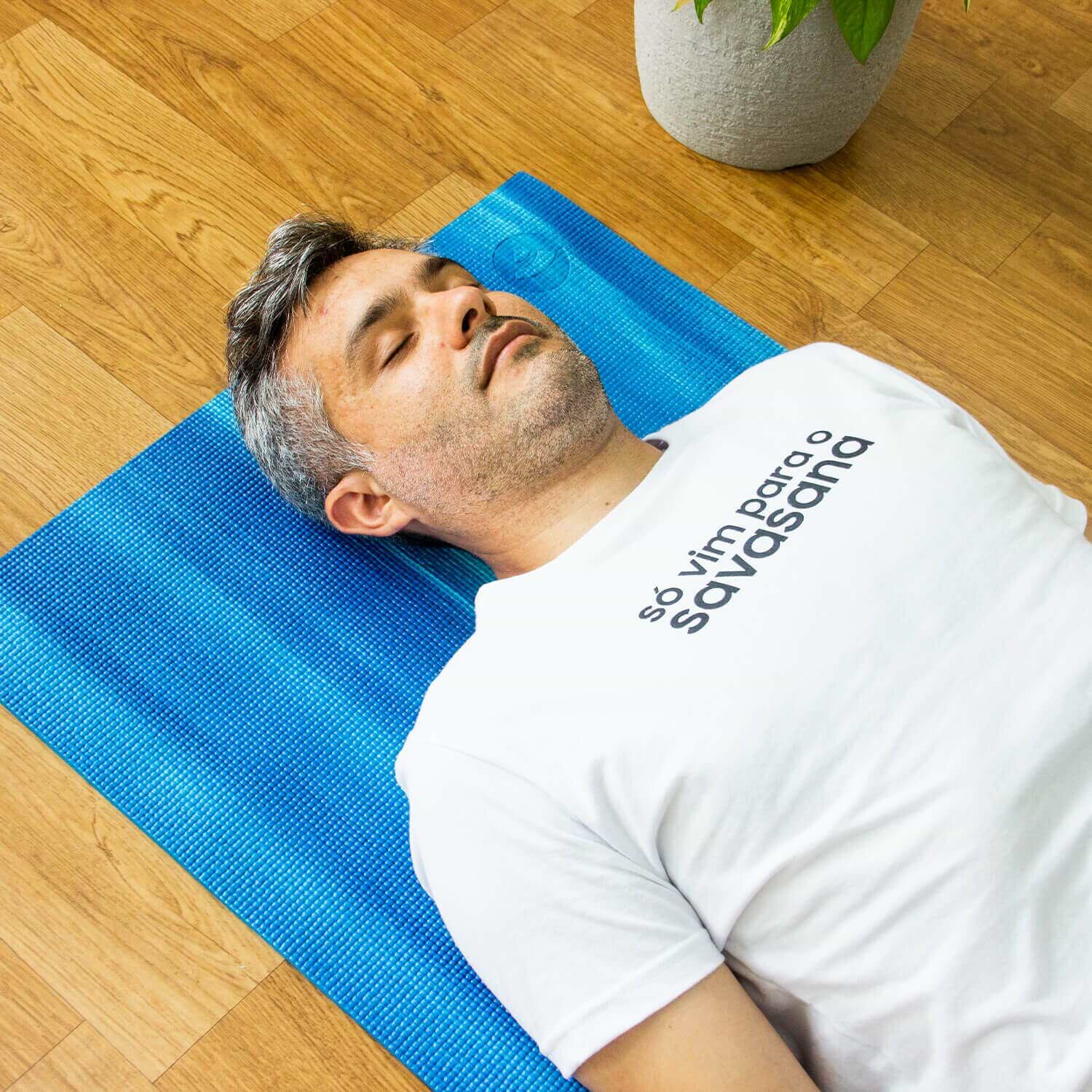 camiseta-savasana-branca-yogateria-5