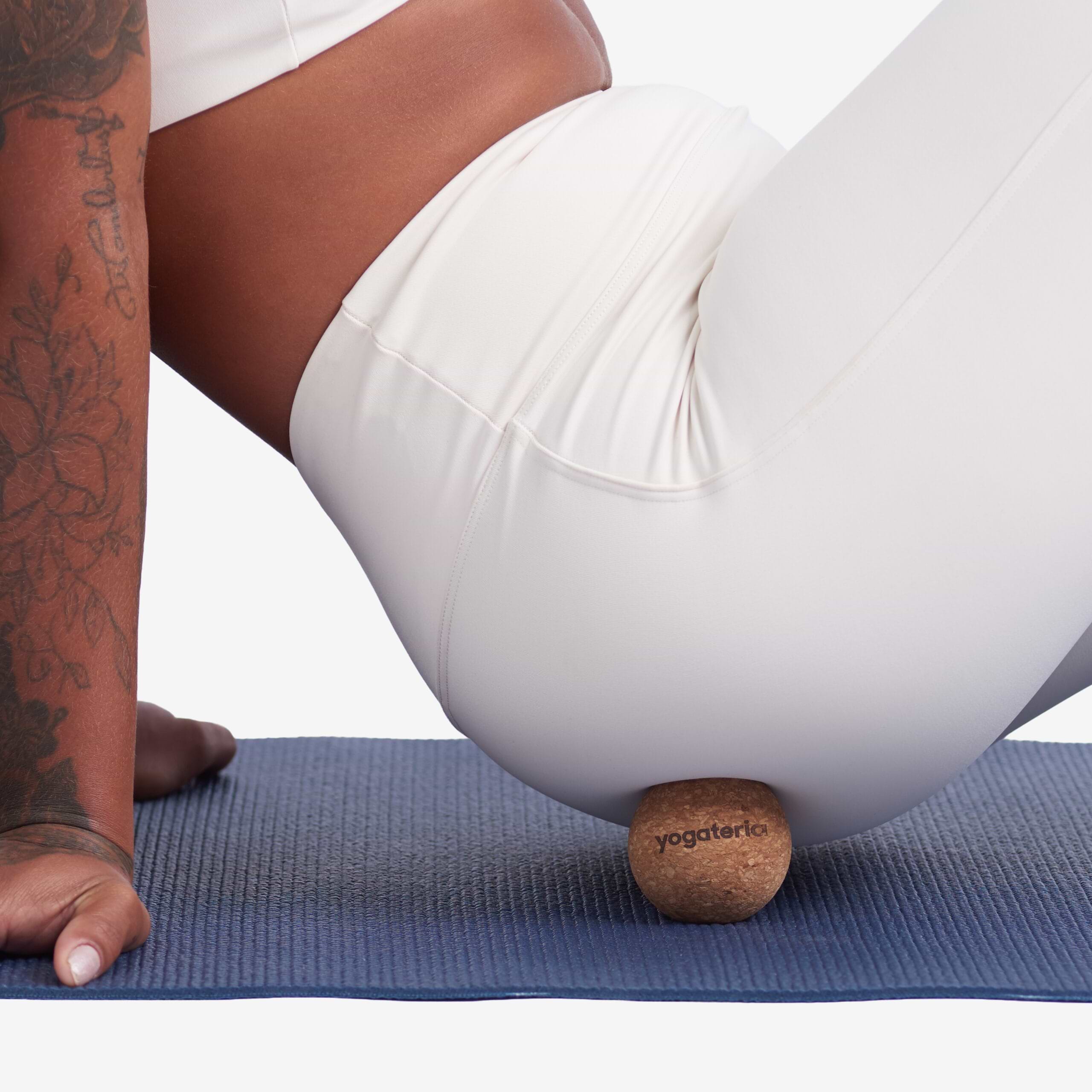 Bola Massageadora Miofascial - Cortiça Natural 4 bola-massagem-yogateria-06