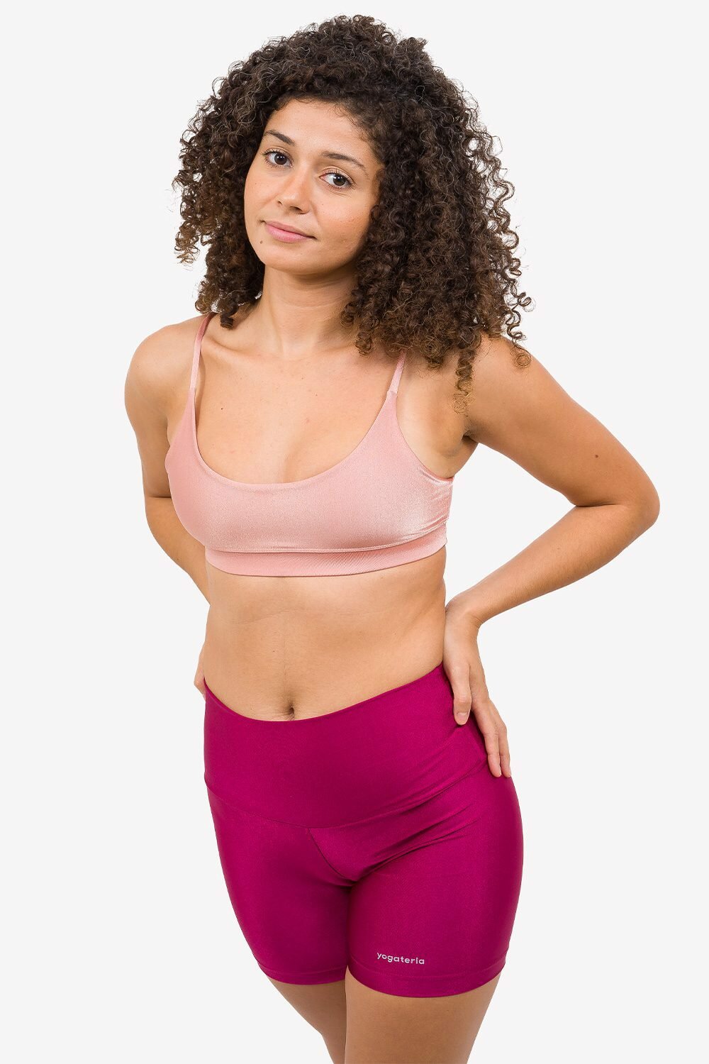 short-shine-yogateria-amora-01 short-shine-yogateria-amora-01