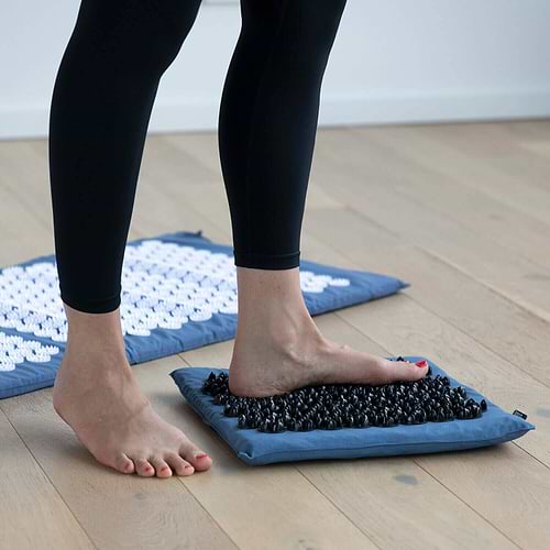 tapete-acupressao-pes-azul-yogateria3 Tapete de Acupressão e Massagem Vital - Para os pés