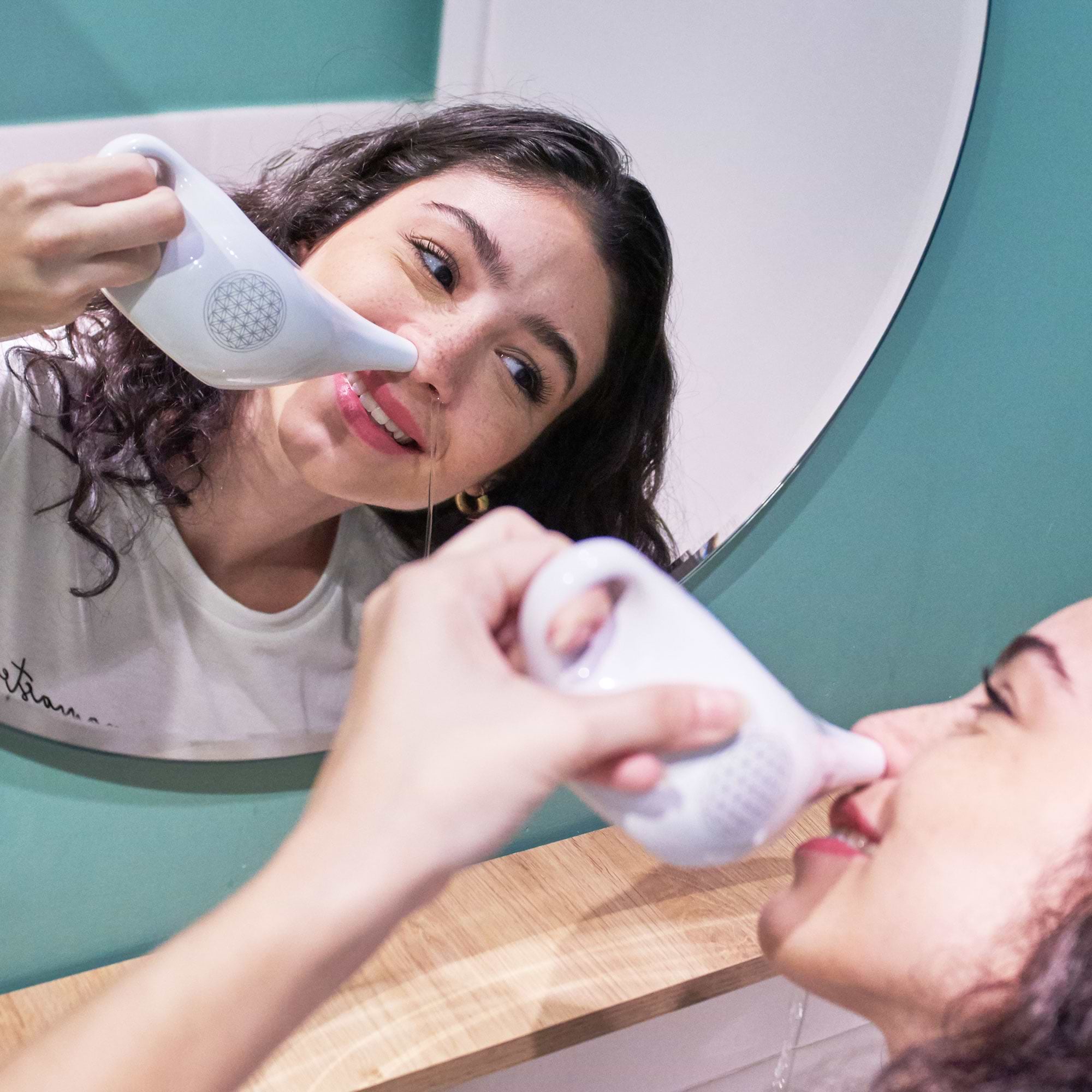 Higienizador Nasal - Neti Pot 7 netipot-lota-yogateria-branco-10