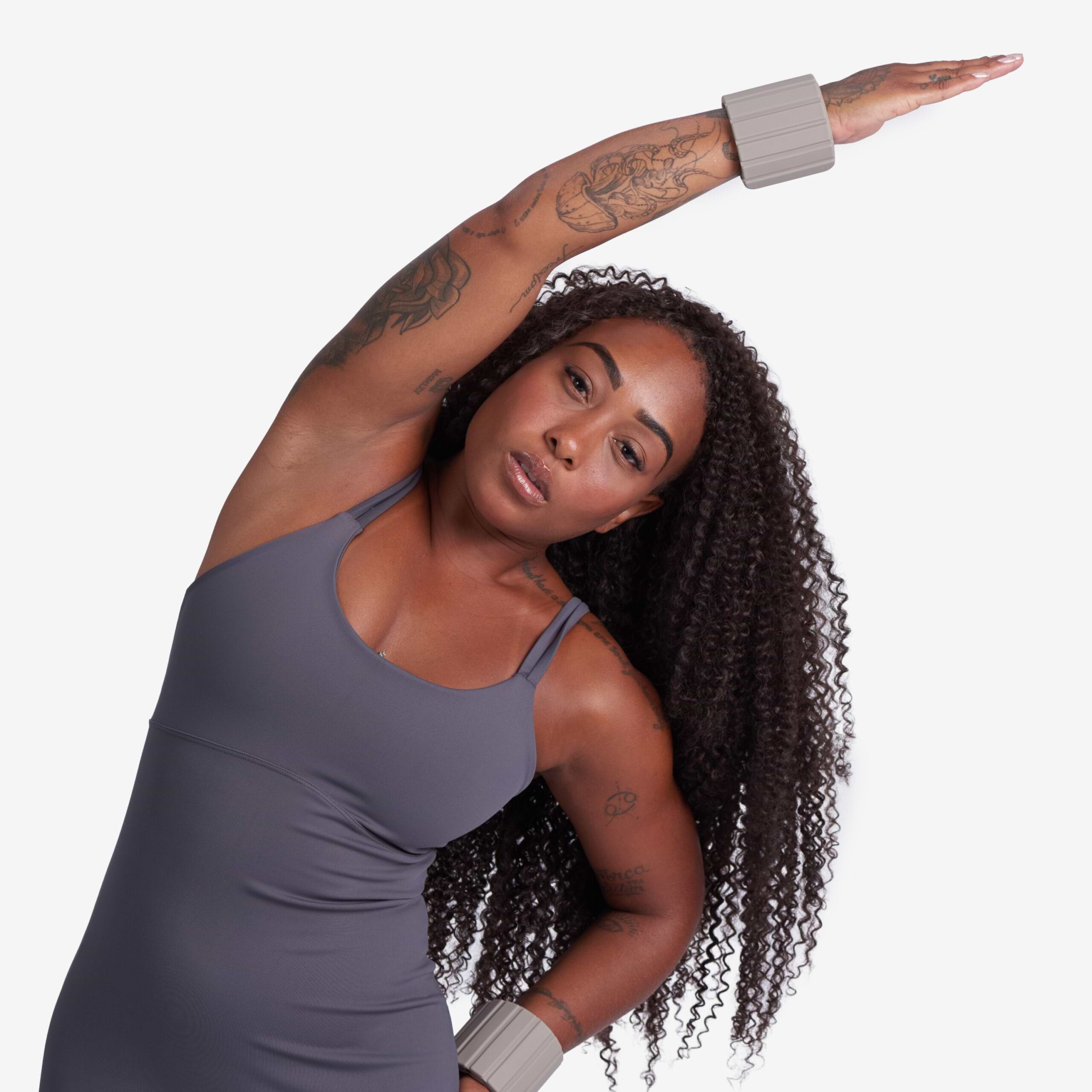 pulseiracaneleira-kali-yogateria-cinza-08