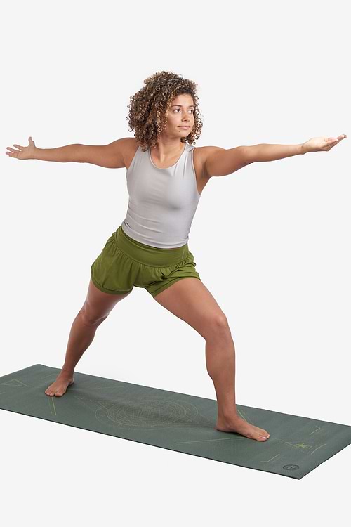 short-iyengar-yogateria-08-verde short-iyengar-yogateria-08-verde