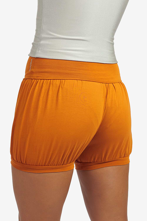 short-iyengar-yogateria-acafrao-03 short-iyengar-yogateria-acafrao-03