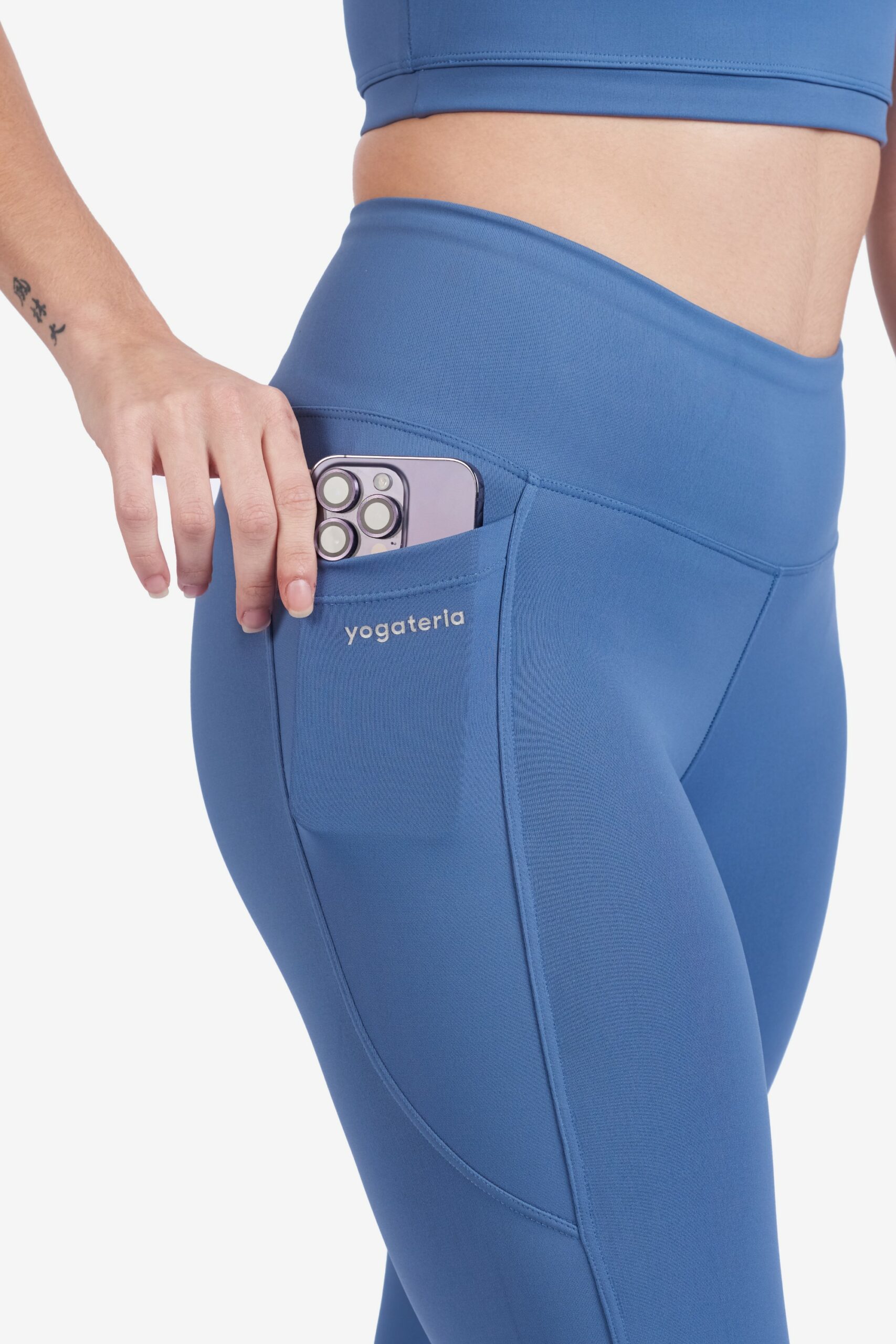 Legging Harmony 9 legging-harmony-yogateria-azul-04