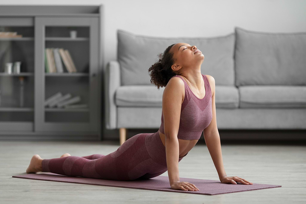 colica-menstrual-yogateria10