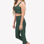 top-cropped-space-soft-shine-yogateria-esmeralda-03