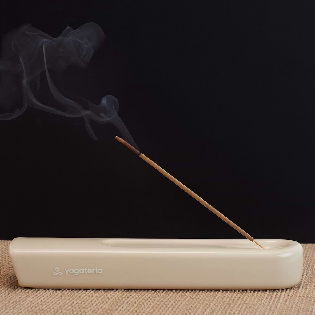 como-usar-incenso-yogateria.jpg