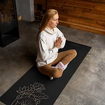 Leela Lotus Yogateria Preto 04